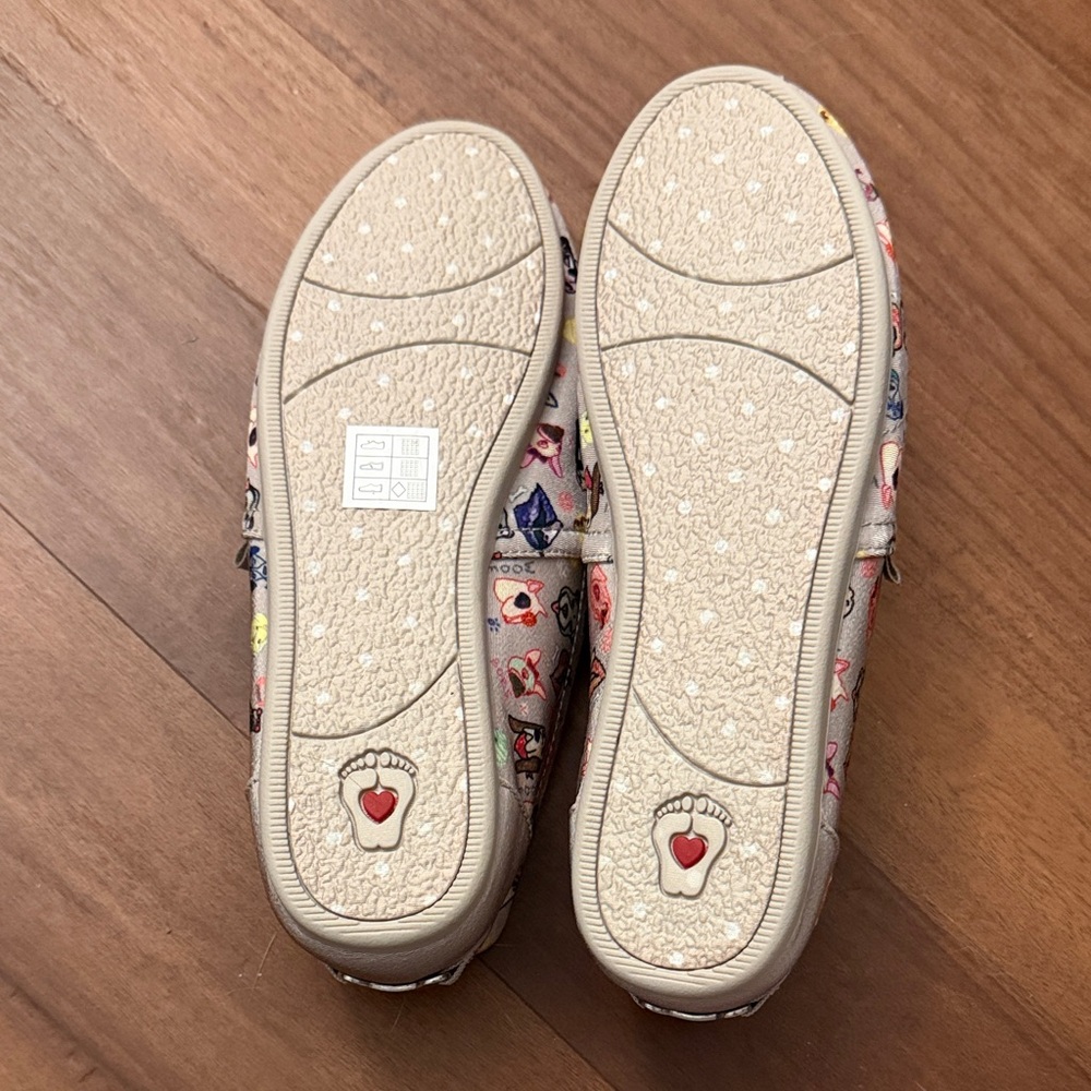 New in Box. Bobs for Dogs Slip-On Shoes with Memory Foam - Picture 3 of 5